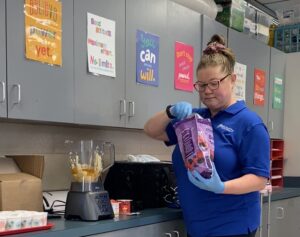 Jamie making smoothie